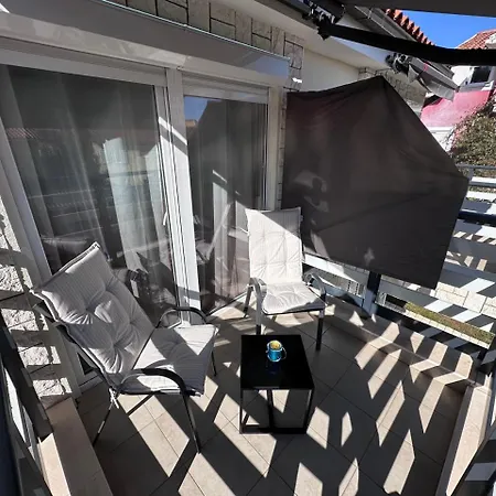 Anthony Apartment *